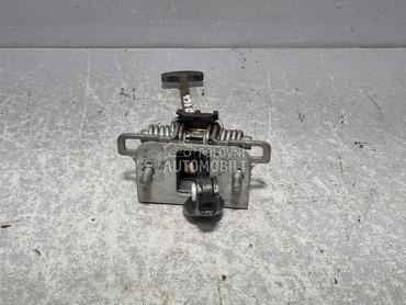 GRANICNIK VRATA za Peugeot 308