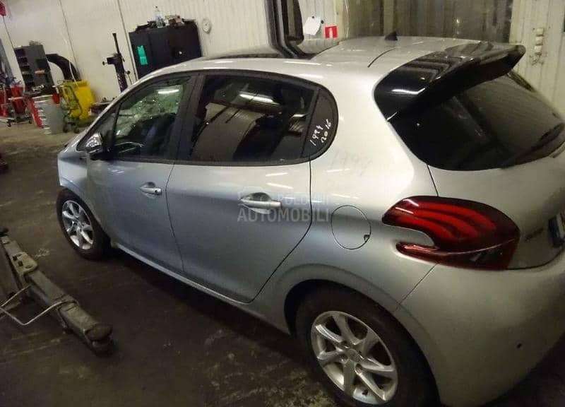 Peugeot 208 2013 - 2023. god. -  kompletan auto u delovima