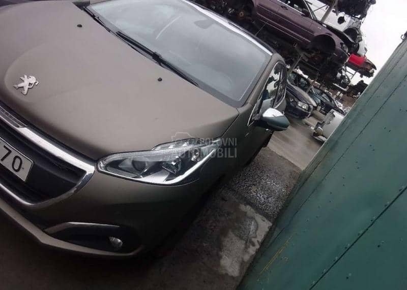 Peugeot 208 2013 - 2023. god. -  kompletan auto u delovima