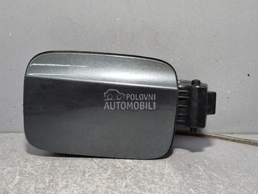 POKLOPAC REZERVOARA za Audi Q3