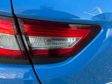 Stop svetlo gepeka levo za Renault Clio od 2012. do 2020. god.