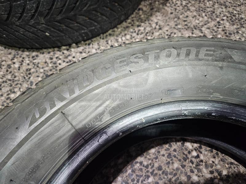 Bridgestone 215/65 R16 Zimska