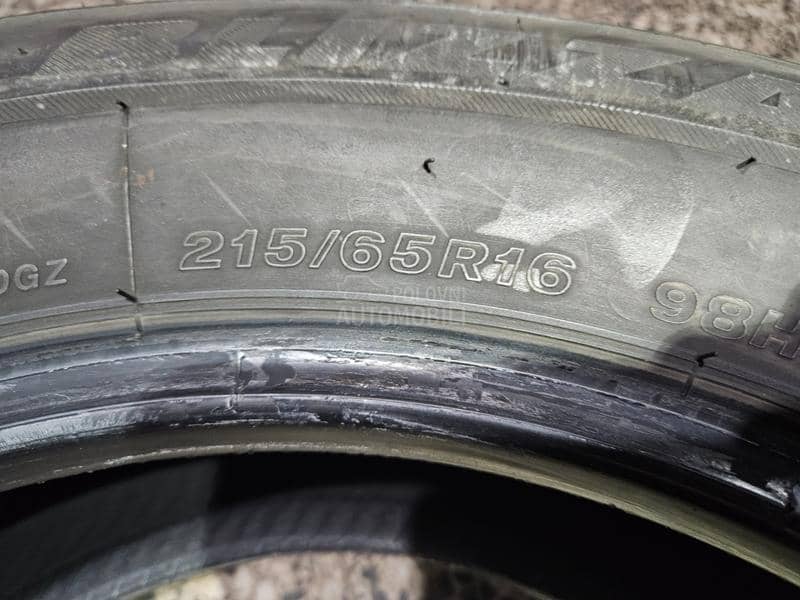 Bridgestone 215/65 R16 Zimska