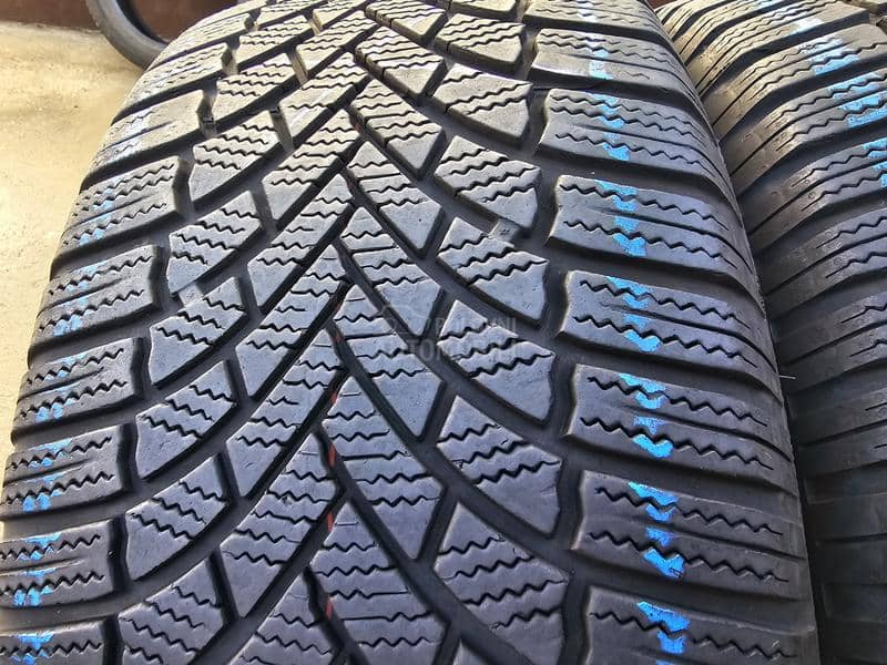 Bridgestone 235/55 R18 Zimska
