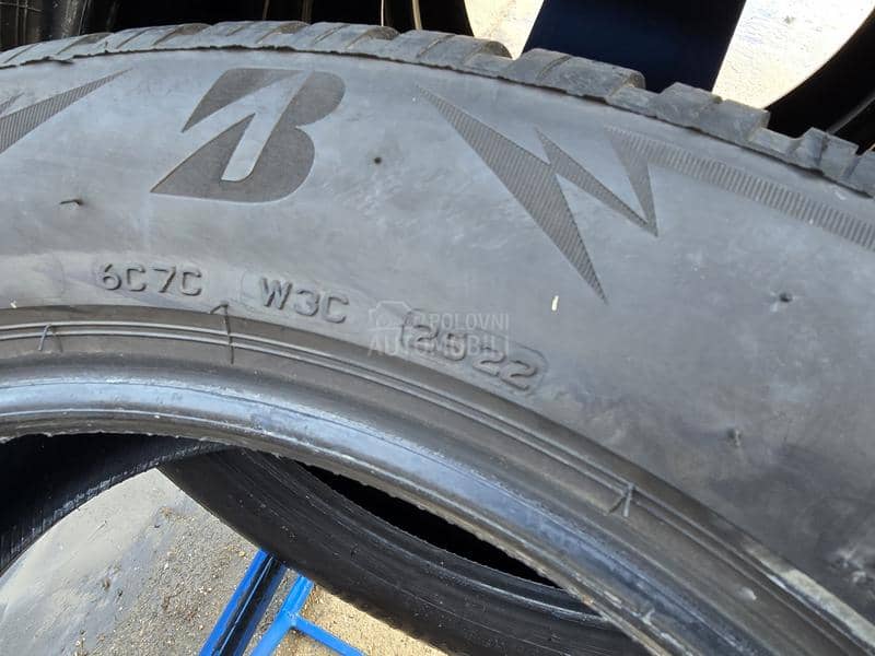 Bridgestone 235/55 R18 Zimska
