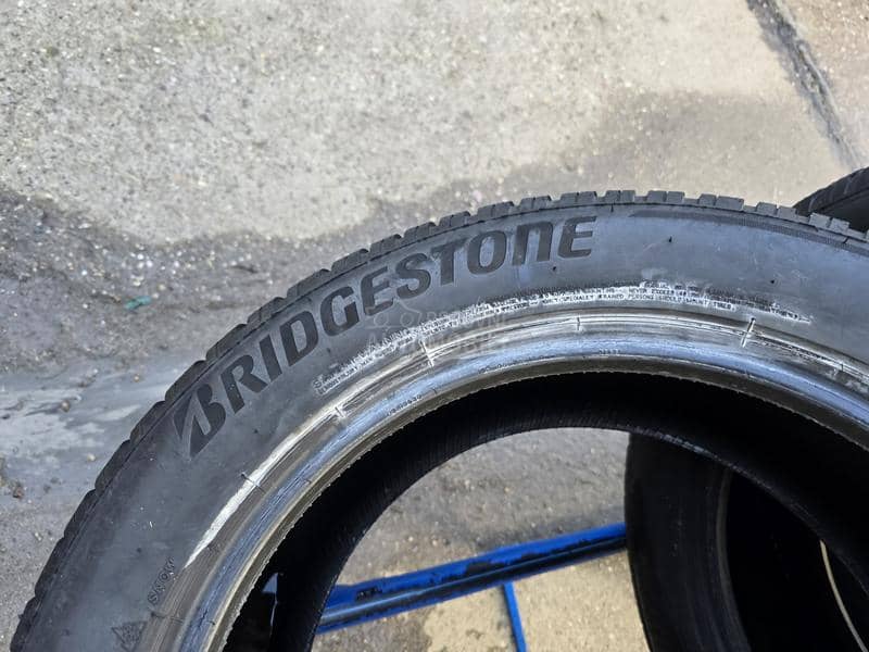 Bridgestone 235/55 R18 Zimska