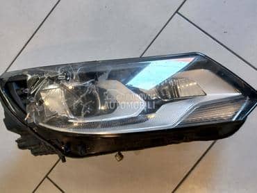 desni far za Volkswagen Tiguan od 2011. do 2016. god.