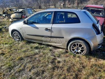 Fiat Stilo -  kompletan auto u delovima