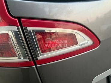 Stop svetlo gepeka levo za Renault Scenic od 2009. do 2012. god.