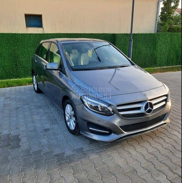 Mercedes Benz B 180 