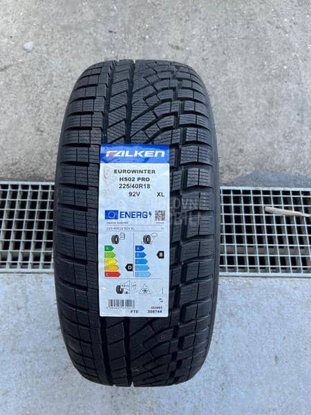 Falken 225/40 R18 Zimska