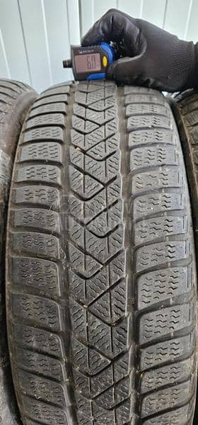 Pirelli 205/60 R17 Zimska