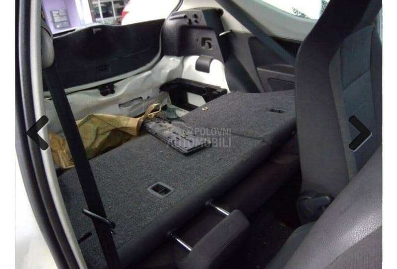 Volkswagen up! 2014. god. -  kompletan auto u delovima