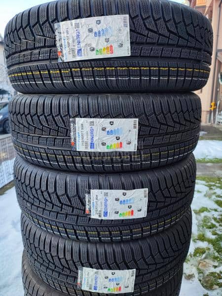 Hankook 215/65 R17 Zimska