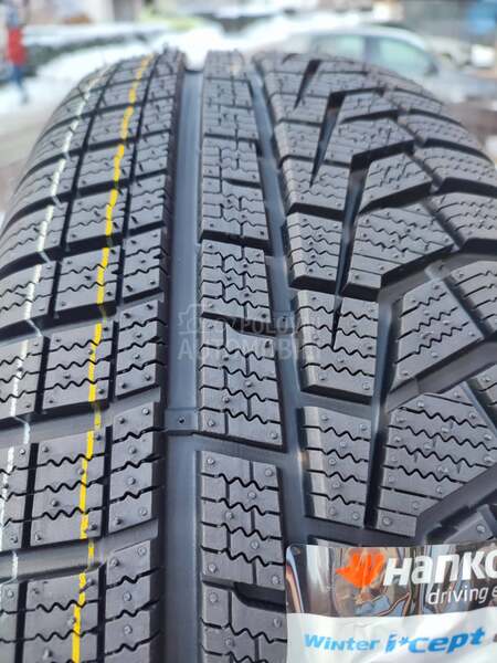 Hankook 215/65 R17 Zimska