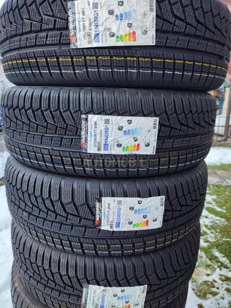 Hankook 215/65 R17 Zimska