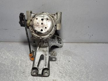 NOSAC MOTORA za Audi A8