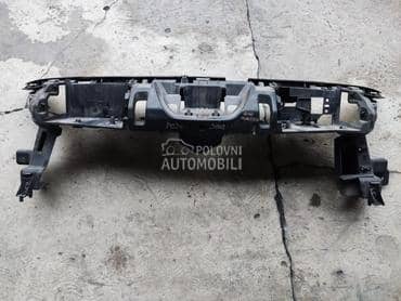 Plastika iznad hladnjaka za Peugeot 3008