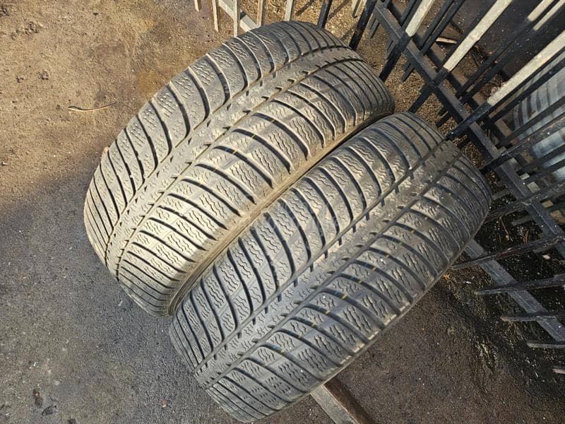 Kumho 235/60 R16 Zimska