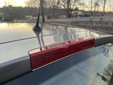 Stop svetlo treće za Renault Scenic od 2009. do 2016. god.