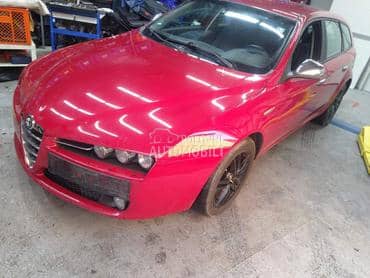 Alfa Romeo 159 -  kompletan auto u delovima