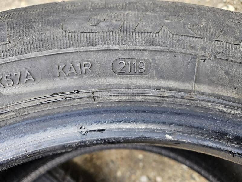 Goodyear 235/55 R17 Zimska