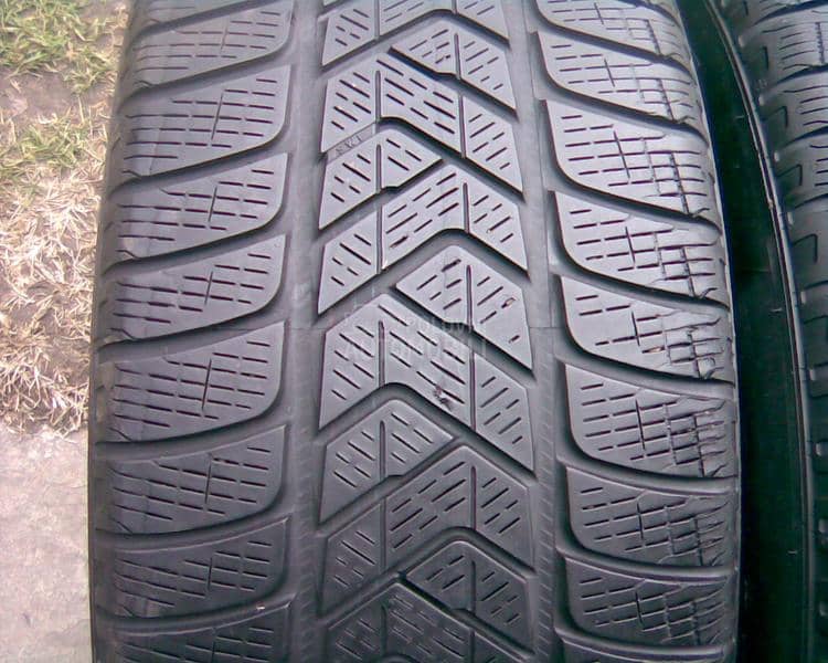 Pirelli 235/55 R19 Zimska