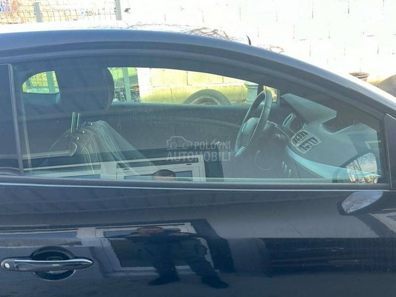 Staklo prednje desno coupe