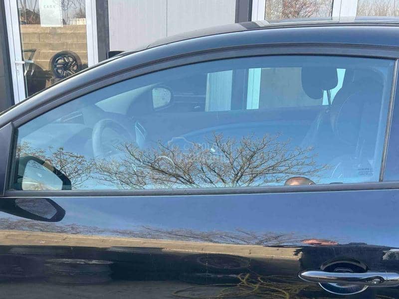 Staklo prednje levo coupe