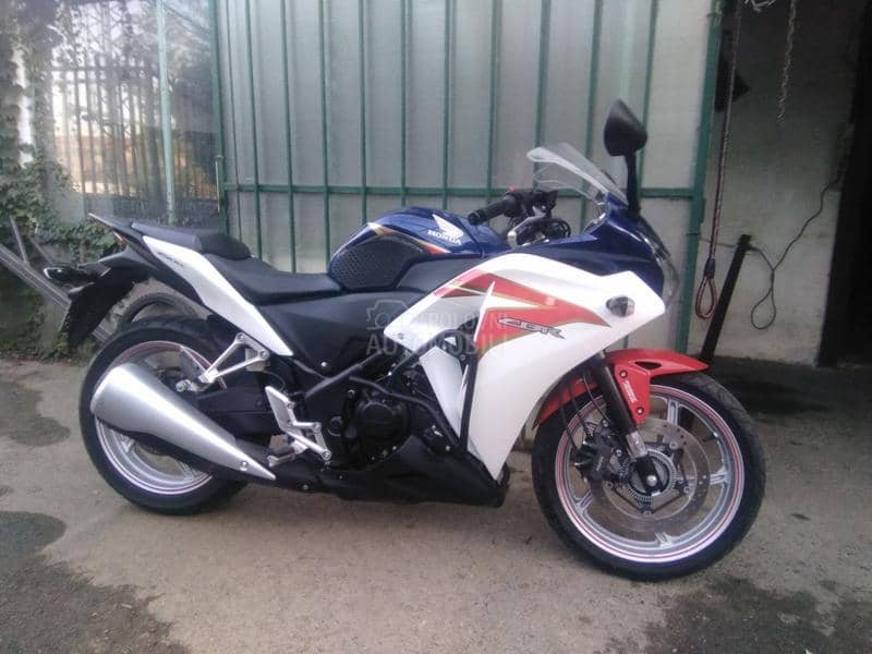 Honda CBR 250 RA