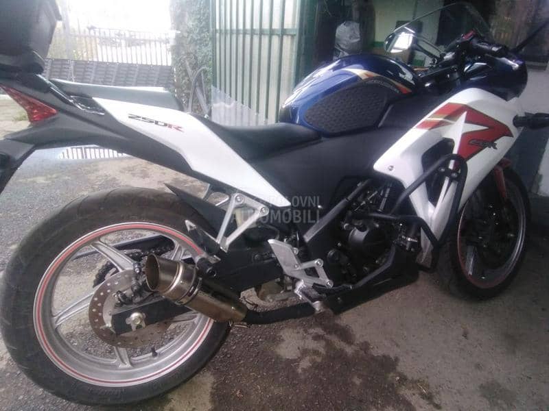 Honda CBR 250 RA