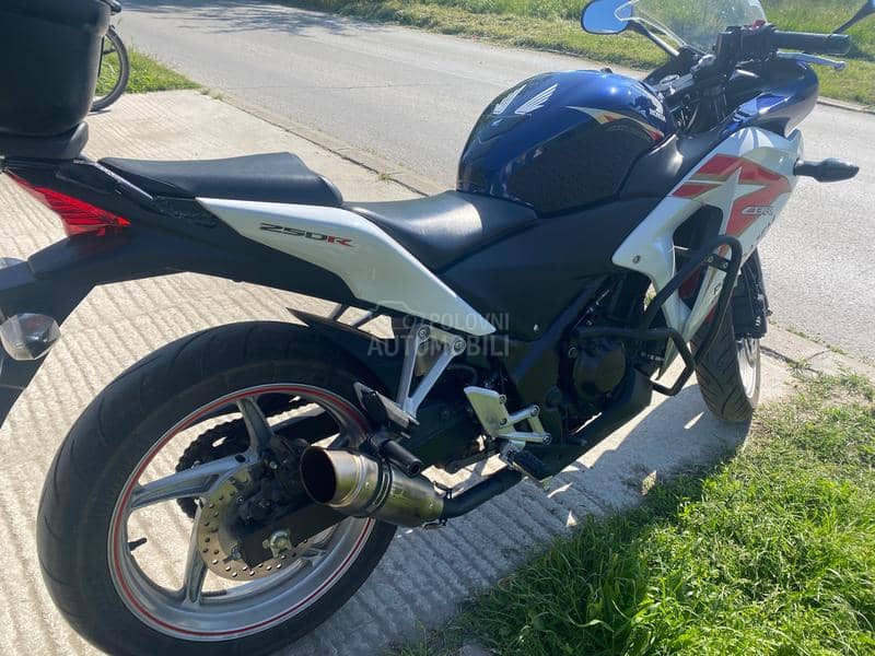 Honda CBR 250 RA