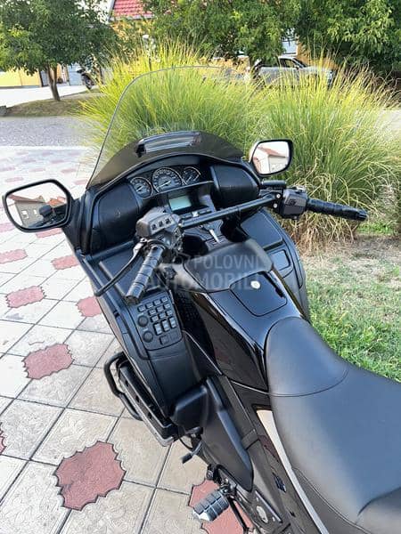 Honda GL 1800 Bagger gold wing