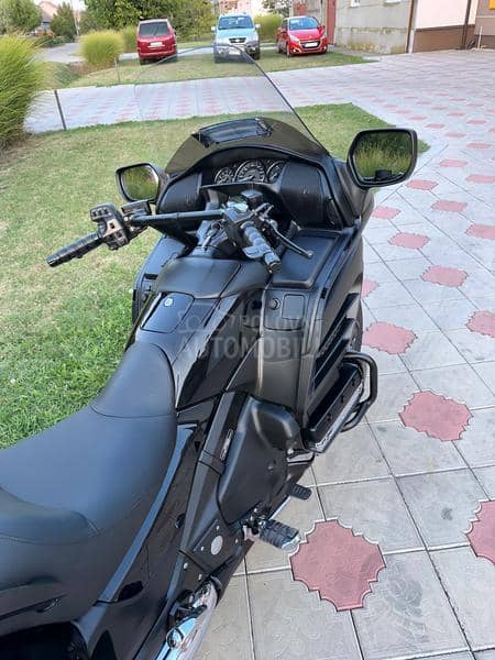 Honda GL 1800 Bagger gold wing