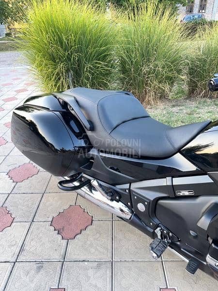 Honda GL 1800 Bagger gold wing