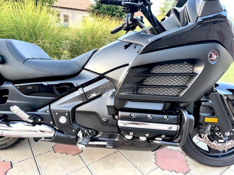 Honda GL 1800 Bagger gold wing