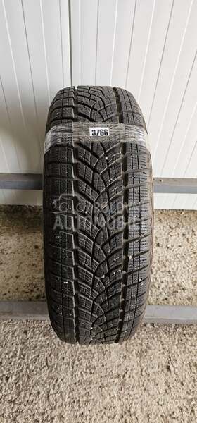 Goodyear 225/65 R17 Zimska