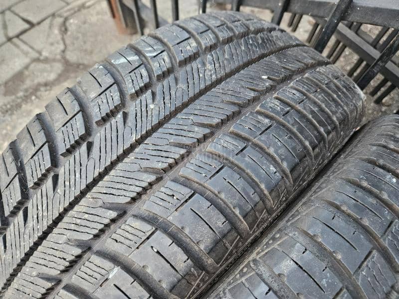 Goodyear 215/55 R16 Zimska