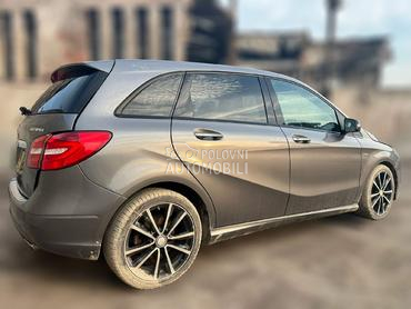 POLUSTRANICA za Mercedes Benz B Klasa