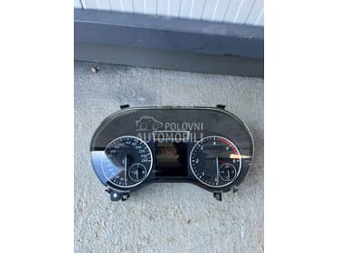 KM sat za Mercedes Benz A Klasa, B Klasa od 2011. do 2017. god.