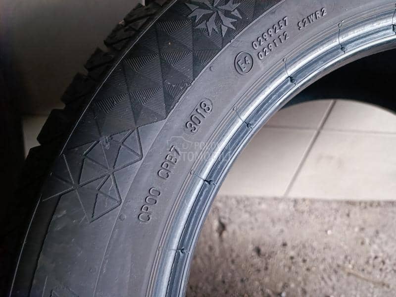 Continental 225/55 R17 Zimska