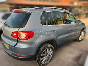 POLUSTRANICA za Volkswagen Tiguan