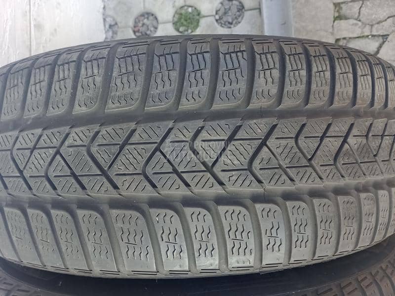 Pirelli 225/55 R18 Zimska