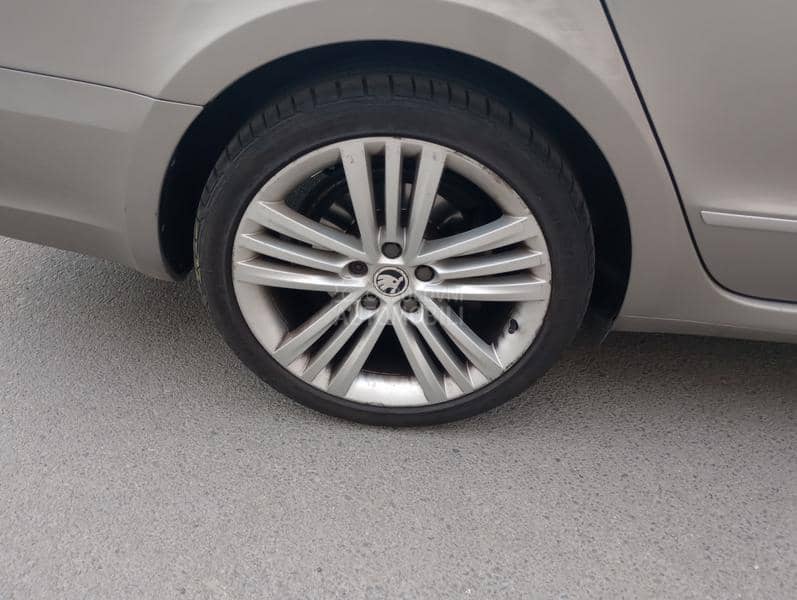 Škoda Superb 2.0 TDI ELEGANCE