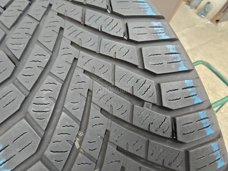 Yokohama 225/55 R18 Zimska