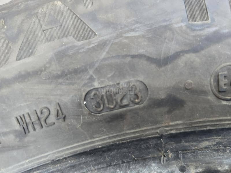 Esa Tecar 215/60 R16 Zimska