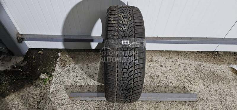 Hankook 235/55 R19 Zimska