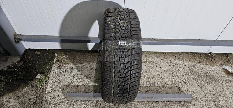 Hankook 235/55 R19 Zimska