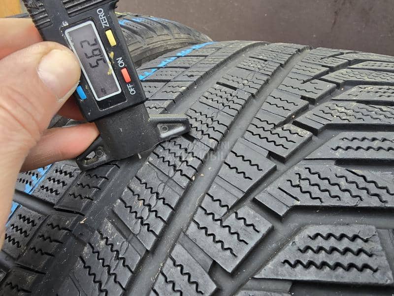 Hankook 255/45 R20 Zimska