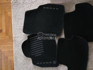 Patosnice original kao nove za Seat Arona